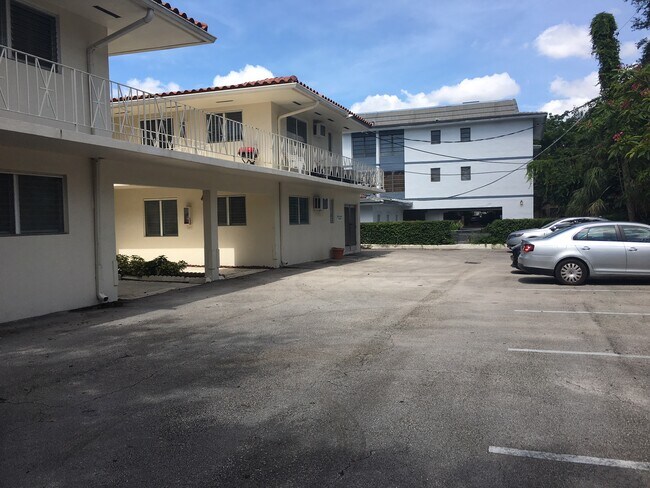 Building Photo - 223 Antilla Ave