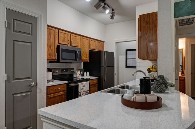 Fully Equipped Kitchen - Boulevard at Deer Park