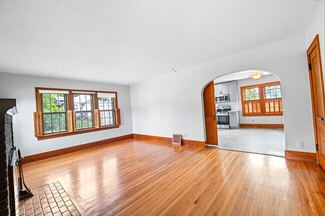 Foto del edificio - 411 Kingsley Ave