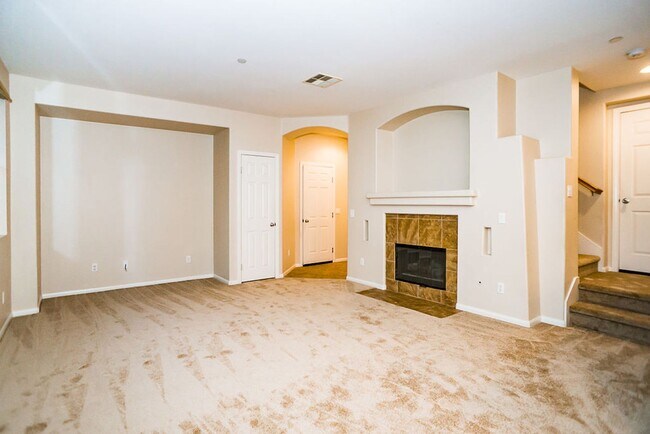 Foto del edificio - Beautiful townhome in Mission Valley!  Ava...