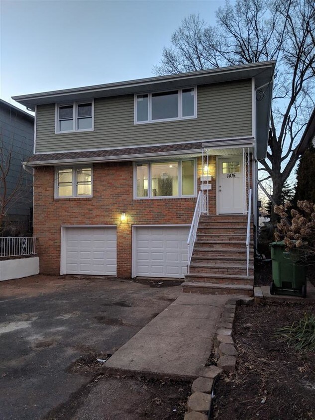 Foto principal - 1415 Passaic Ave