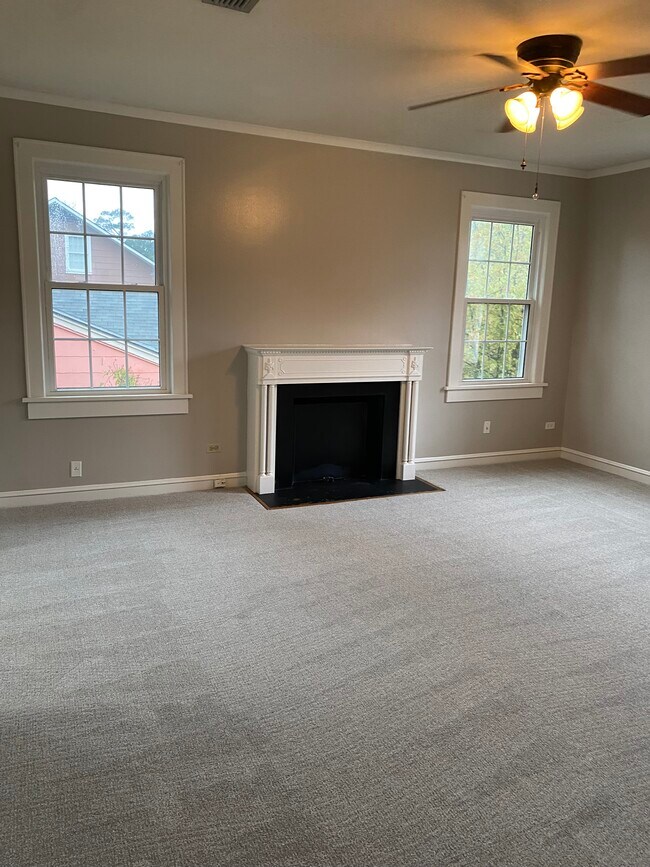 Living Room - 937 Ontario St