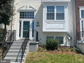 Building Photo - 8807 Briarcliff Ln