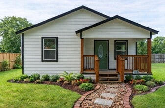 Building Photo - 130 E Bernard St