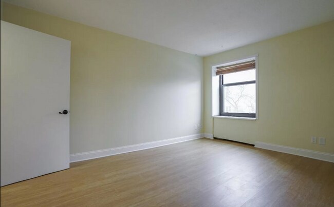 Foto del edificio - 3 Bedroom, 2 Bathroom Condo in Downtown!