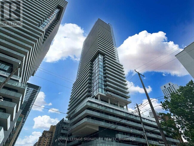 Building Photo - 161-161 Roehampton Ave