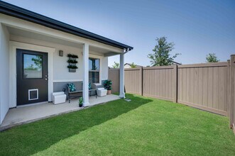 Backyard - Mansions at Oak Point