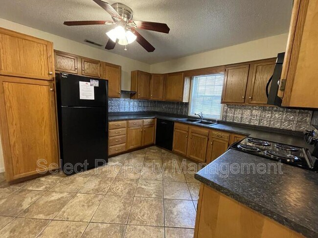 Building Photo - 5633 Horseshoe Bend