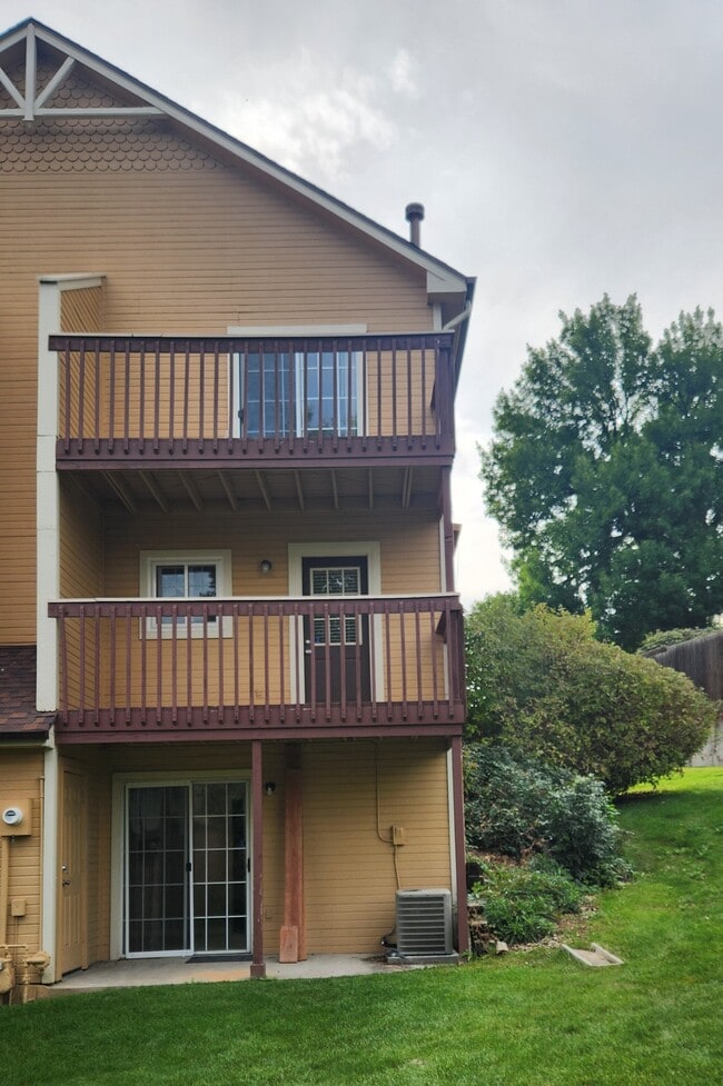 3 Level Walkout Basement - 415 Pheasant Run Townhome