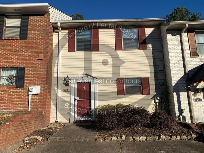 Primary Photo - 493 Cedar Crest Dr