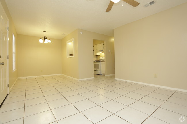 2HAB, 1BA: 856 ft² - Crossings Apartments