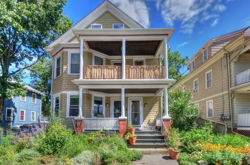Foto principal - 168 4th St