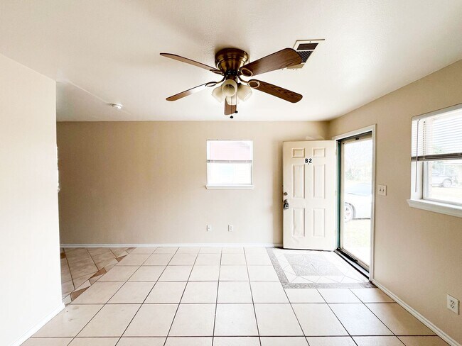 Foto del edificio - 211 W Bobwhite Ln