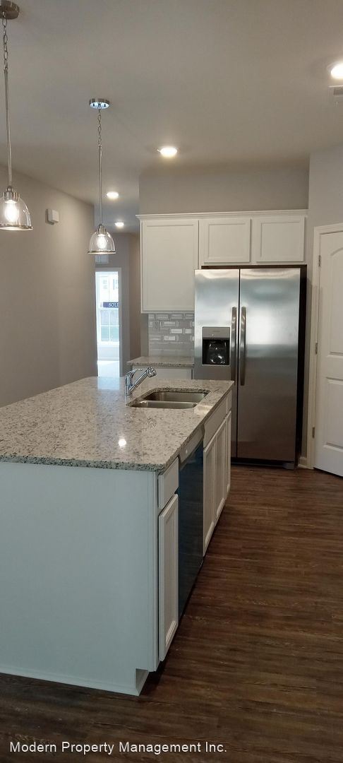 Building Photo - 3 br, 2 bath House - 119 Kirkstall Way