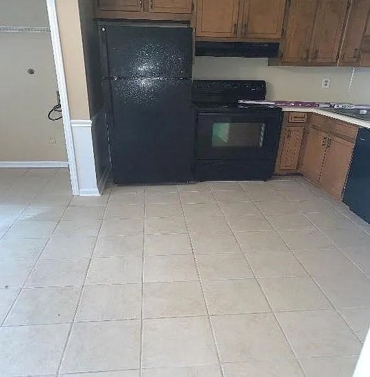 Building Photo - Room in Townhome on Patterson Cir