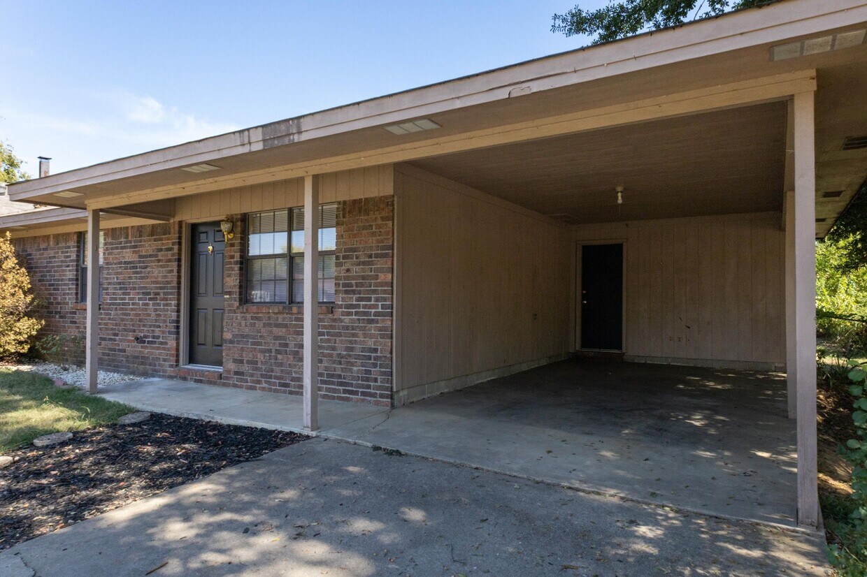 101 Circle B S, Roland, OK 74954 House Rental in Roland, OK