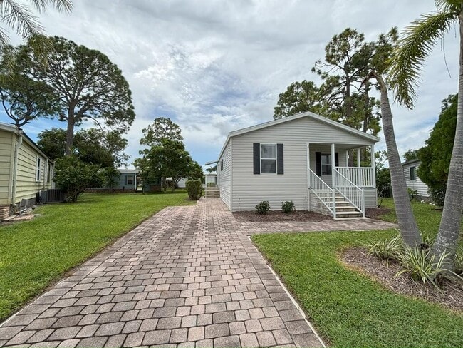 Building Photo - 19237 Cedar Crest Ct