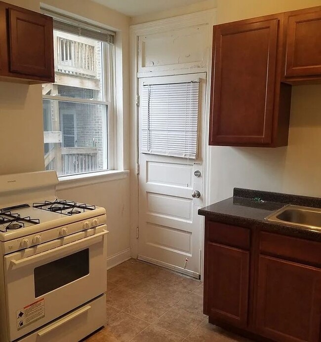 Foto del edificio - 2006 W Jarvis Ave