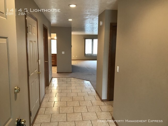 Foto del edificio - 1414 Lighthouse Pl