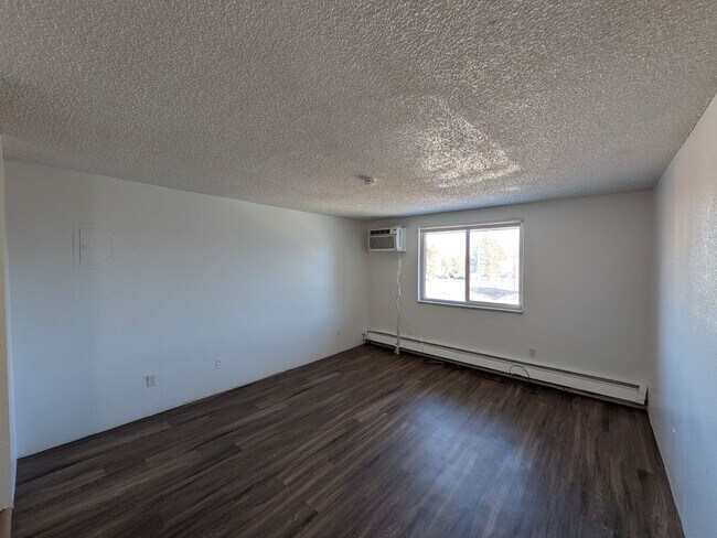 Foto del edificio - 2 Bed 2 Bath Condo Available NOW!