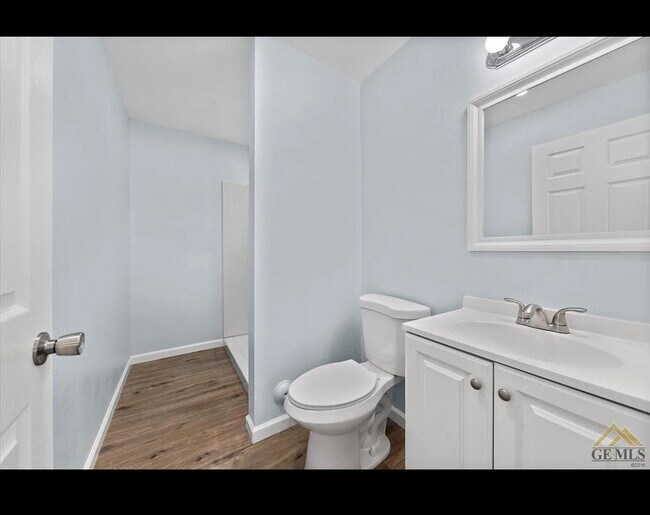 Building Photo - 3311 Mesa Dr