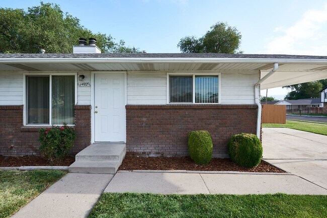 Foto del edificio - Riverside 1497-99