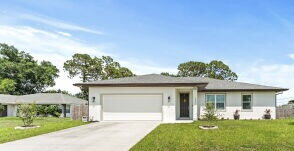 Primary Photo - 3/2, fully fenced single family home in NW...