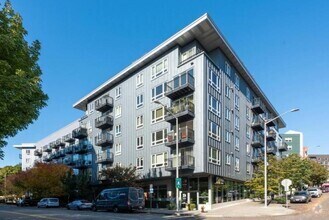 Building Photo - 3104 Western Ave