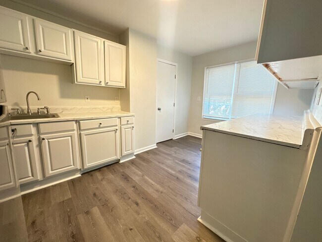 Foto del edificio - 2 Bedroom Unit Close to Downtown