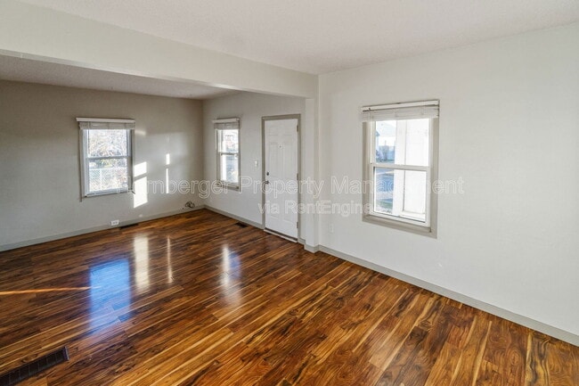 Foto del edificio - 707 E Providence Ave