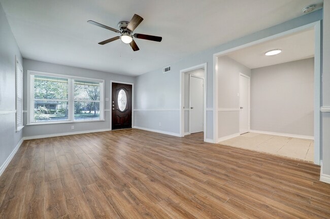 Building Photo - 501 Wilmington Dr