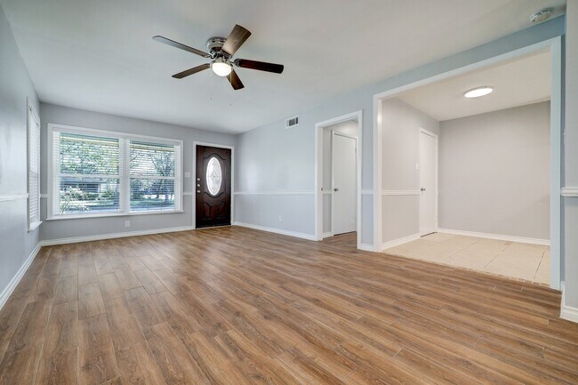 Foto del edificio - 501 Wilmington Dr