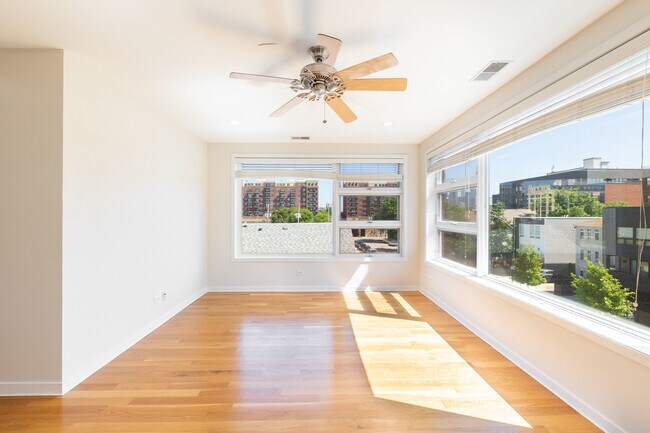 Foto del edificio - 1702 S Newberry Ave