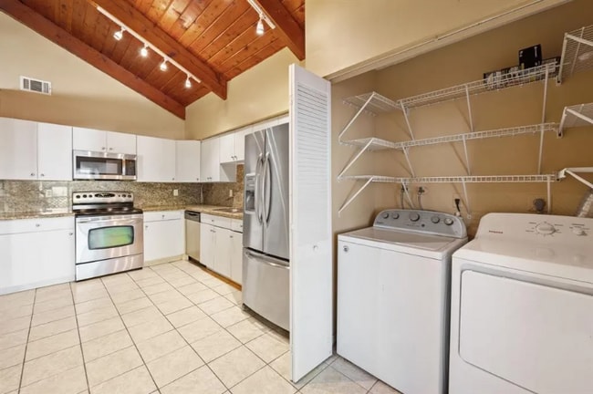 Building Photo - 2229 Nova Village Dr