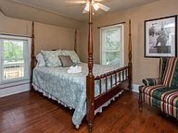 BR 1 de 5 - 107 S Riverside Dr