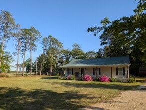 Building Photo - 6089 Braxton Rd