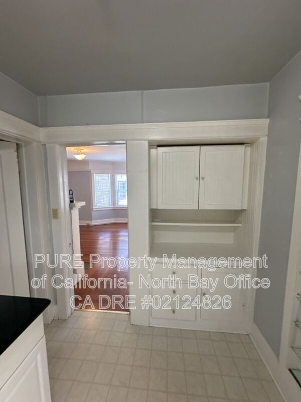 Building Photo - 422 Humboldt St