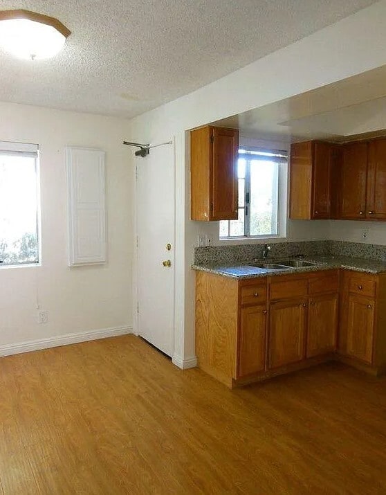 Building Photo - Sunflower Norton Apartments