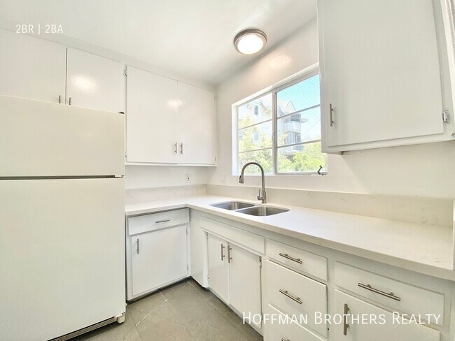 Foto del edificio - 1433 Hayworth Ave