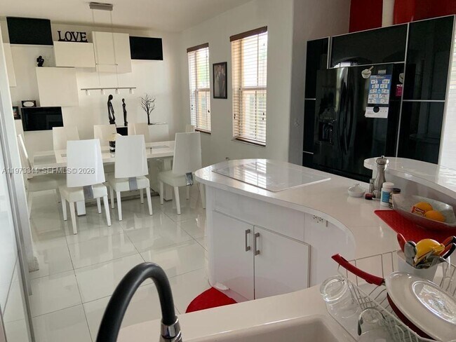 Foto del edificio - 7586 NW 113th Path