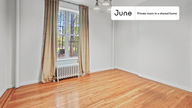 Building Photo - Private bedroom in 4 bed/1 bath Home