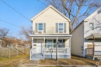 Building Photo - 1311 25th St