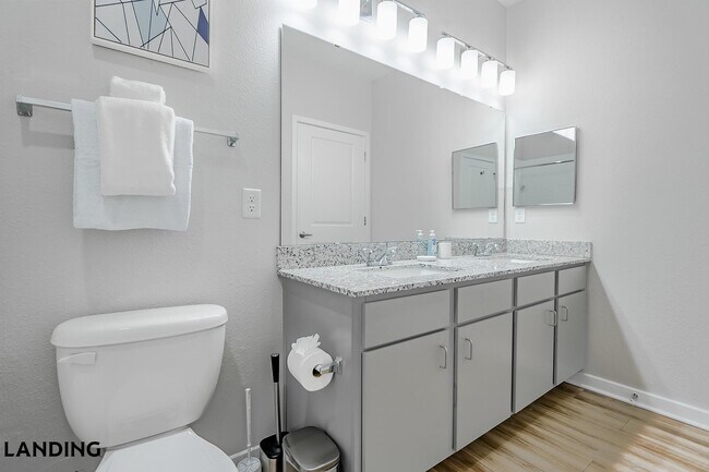 Foto del edificio - 2331 Commerce Park Dr NE