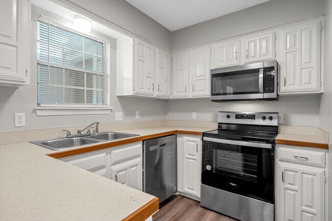 Foto del edificio - Updated Condo Central Waco
