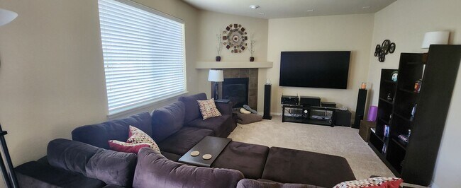 Foto del edificio - SHort Term/Furnished single family home in...