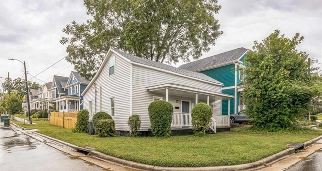 Building Photo - 1512 Pender St