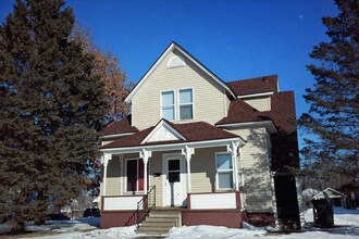 Building Photo - 633 Spring St