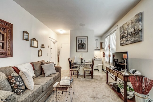 Foto del edificio - 12 Kirkwood Pl