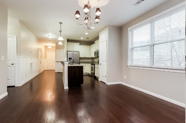 Foto del edificio - 4336 Silver Oaks Dr
