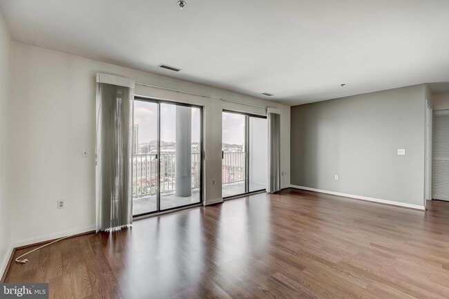 Building Photo - 2702 Lighthouse Point E